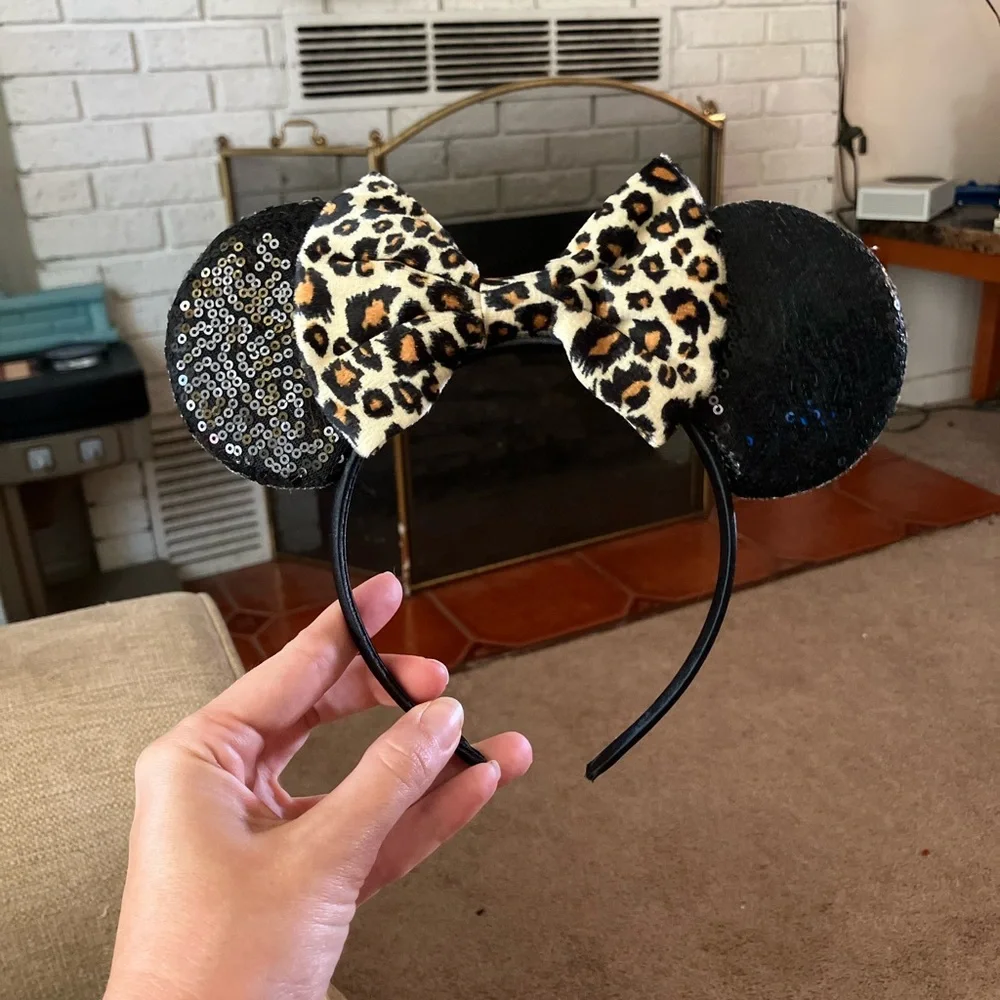 Disney animal print Minnie Mouse ears with bow